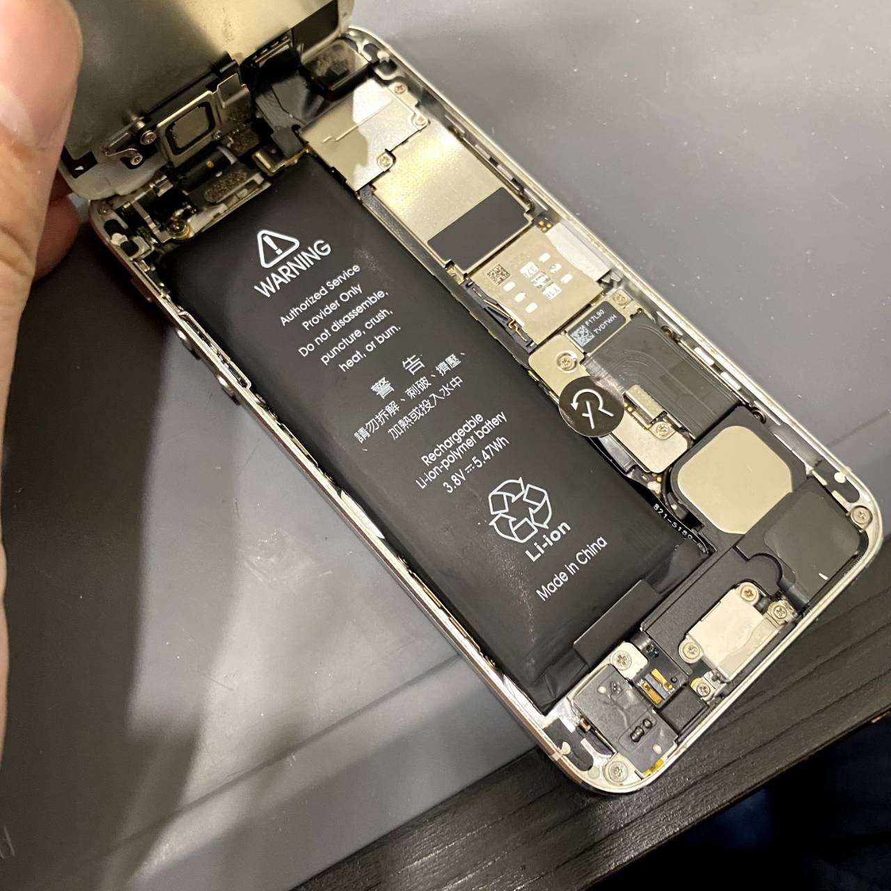 電池膨脹的iPhone5s